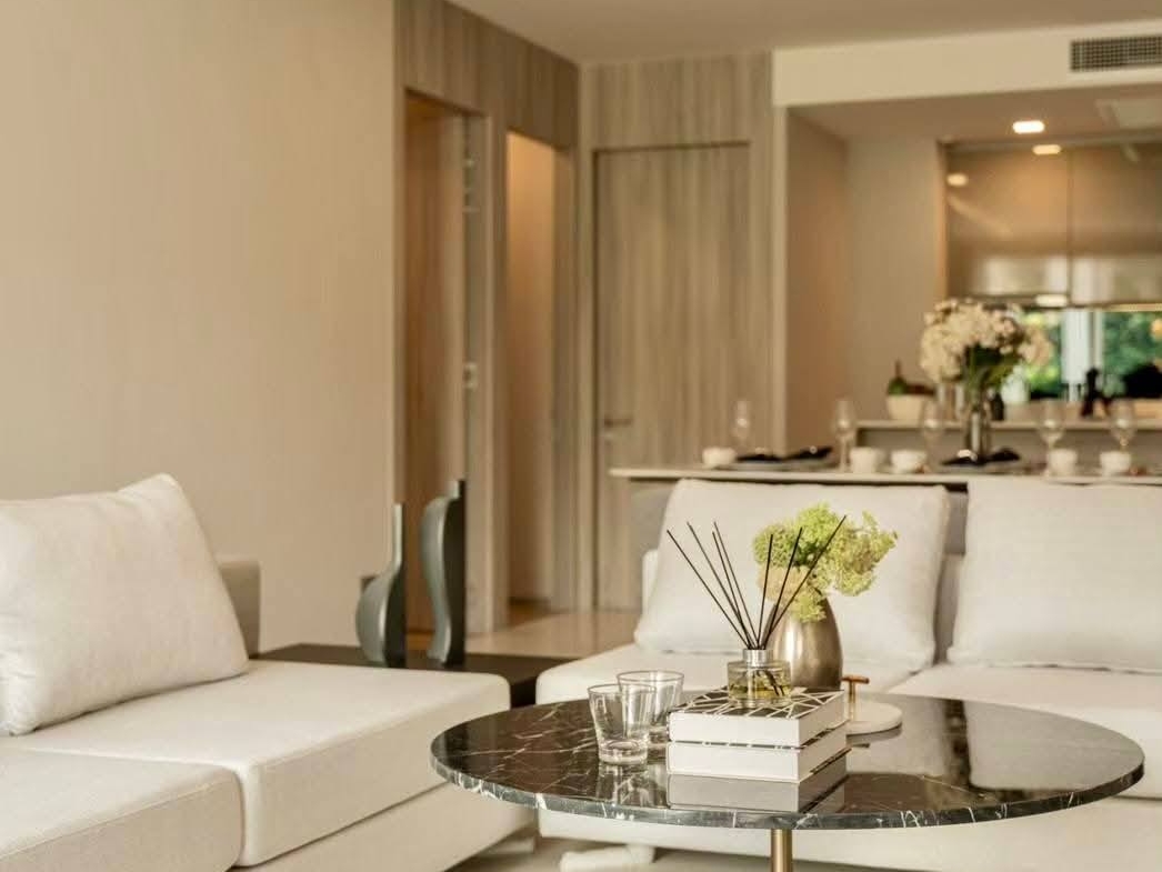 Modern 3-bedroom condo at FYNN Sukhumvit 31. 114 sqm, fully furnished, 4th floor. Near BTS Phrom Phong & The EM District. Rent 105,000 THB/month.