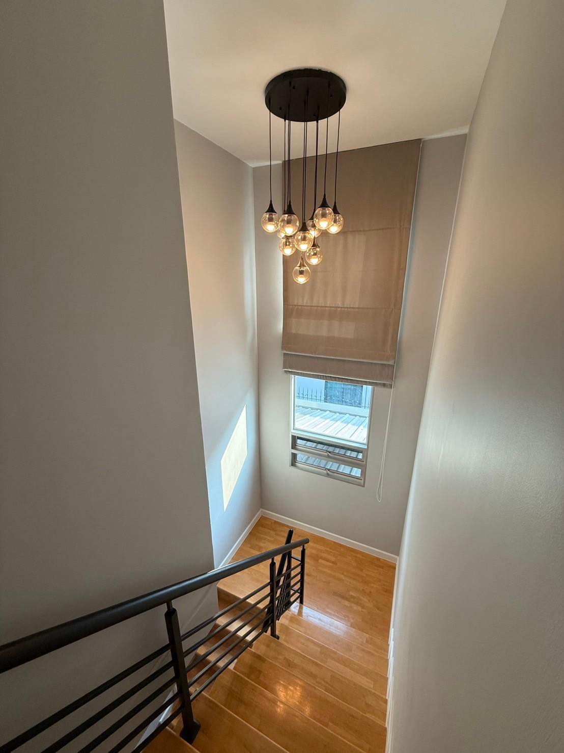 Spacious 3-bedroom house at Life Bangkok Boulevard for rent 58K THB. Fully renovated, modern appliances, gated community. Near Mega Bangna & Airport Link.
