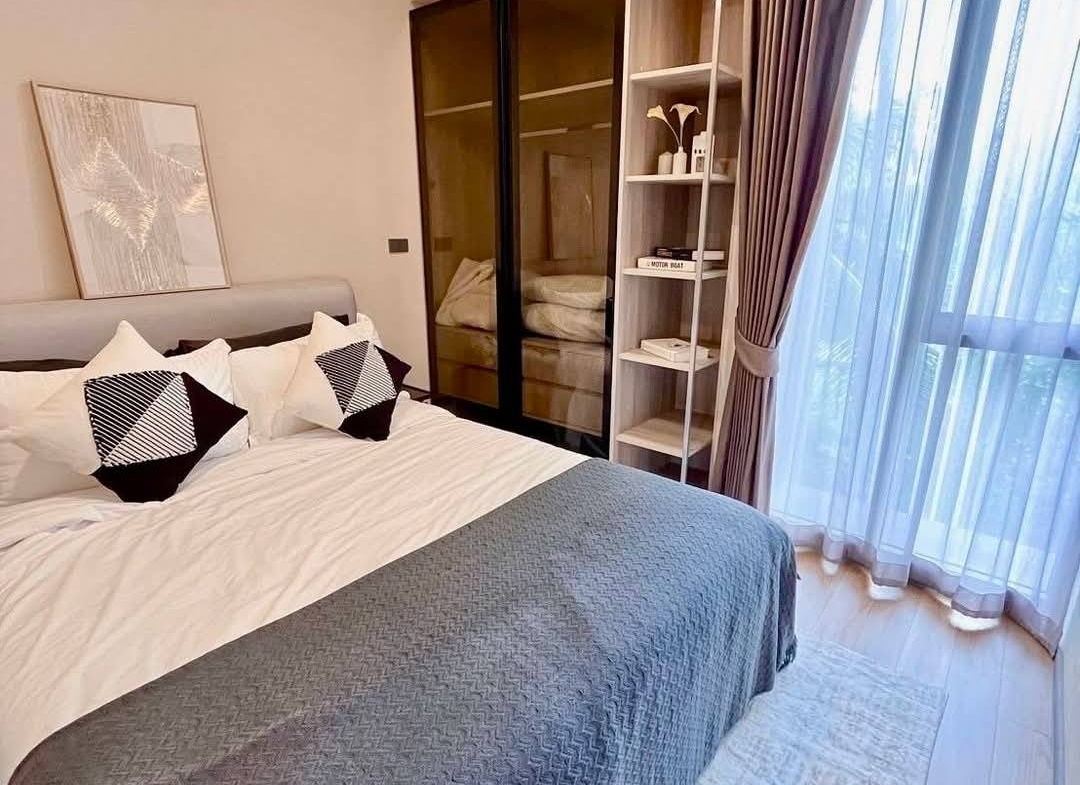 Modern 3-bedroom condo at FYNN Sukhumvit 31. 114 sqm, fully furnished, 4th floor. Near BTS Phrom Phong & The EM District. Rent 105,000 THB/month.