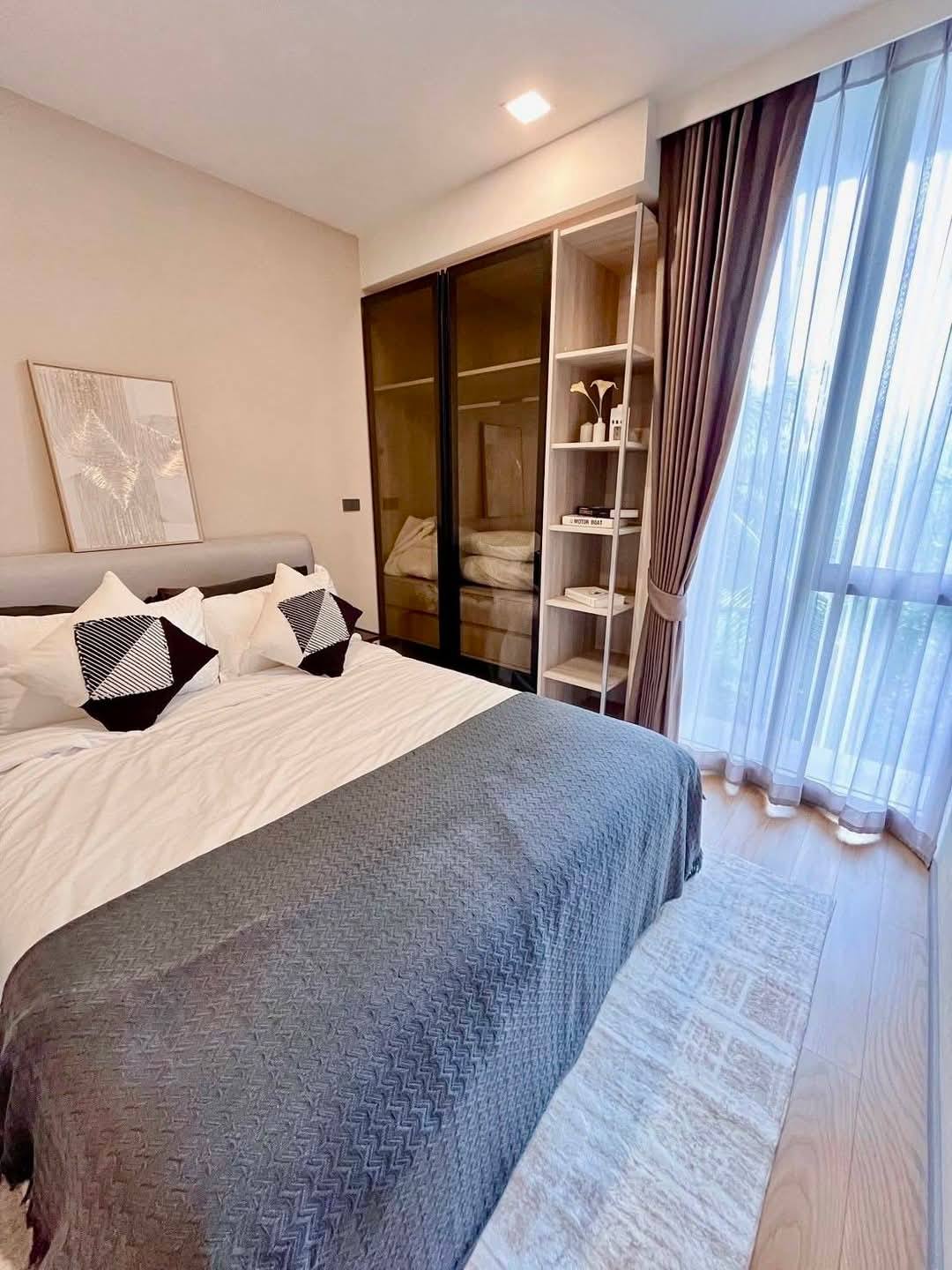 Modern 3-bedroom condo at FYNN Sukhumvit 31. 114 sqm, fully furnished, 4th floor. Near BTS Phrom Phong & The EM District. Rent 105,000 THB/month.