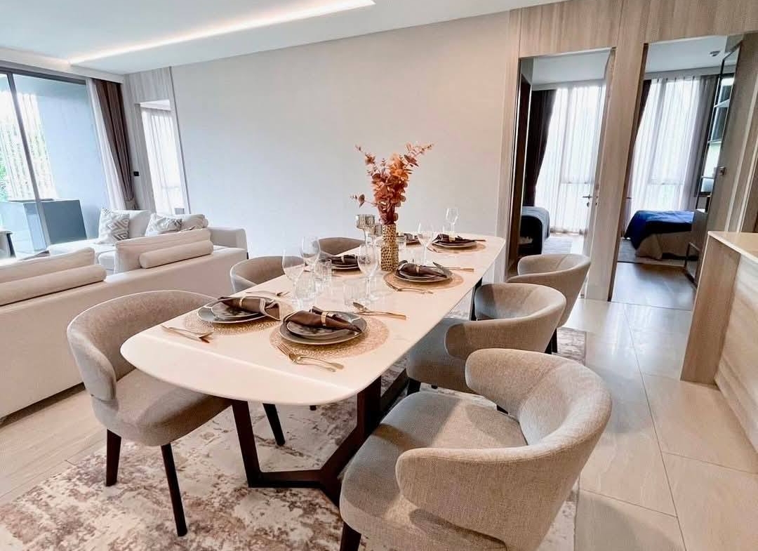 Modern 3-bedroom condo at FYNN Sukhumvit 31. 114 sqm, fully furnished, 4th floor. Near BTS Phrom Phong & The EM District. Rent 105,000 THB/month.