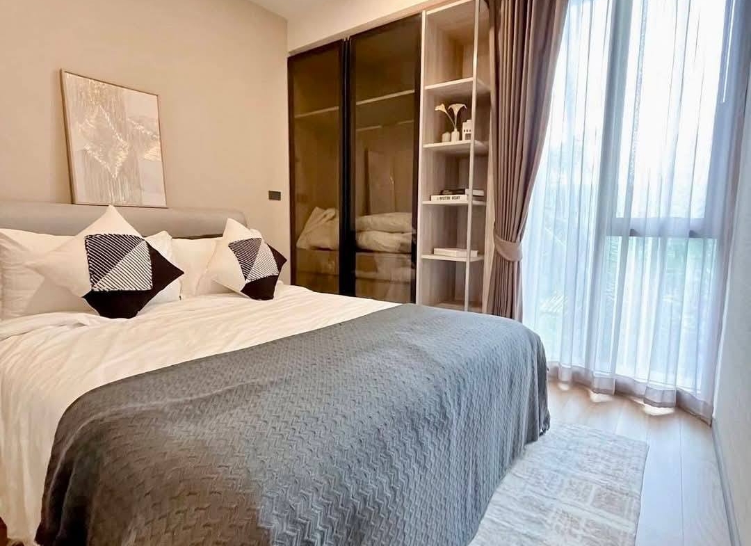 Modern 3-bedroom condo at FYNN Sukhumvit 31. 114 sqm, fully furnished, 4th floor. Near BTS Phrom Phong & The EM District. Rent 105,000 THB/month.