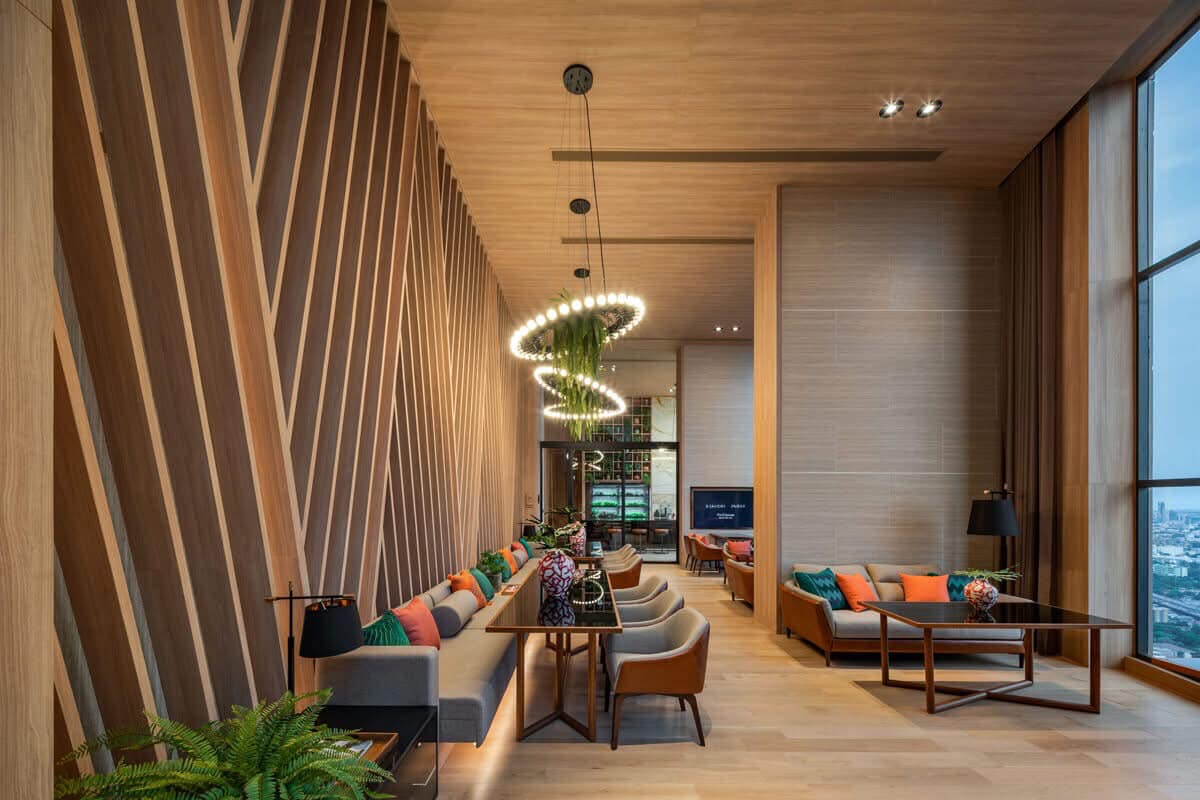 1-bedroom, 27 sqm condo at OKA HAUS Sukhumvit 36 for rent at 22,000 THB/month. High-floor unit with great privacy, free shuttle to BTS Thong Lo.