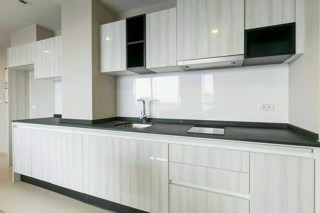 Luxury 1-bedroom, 2-bathroom duplex condo at HQ Thonglor for rent at 55,000 THB/month. High floor, fully furnished, top amenities, and near BTS Thong Lo.