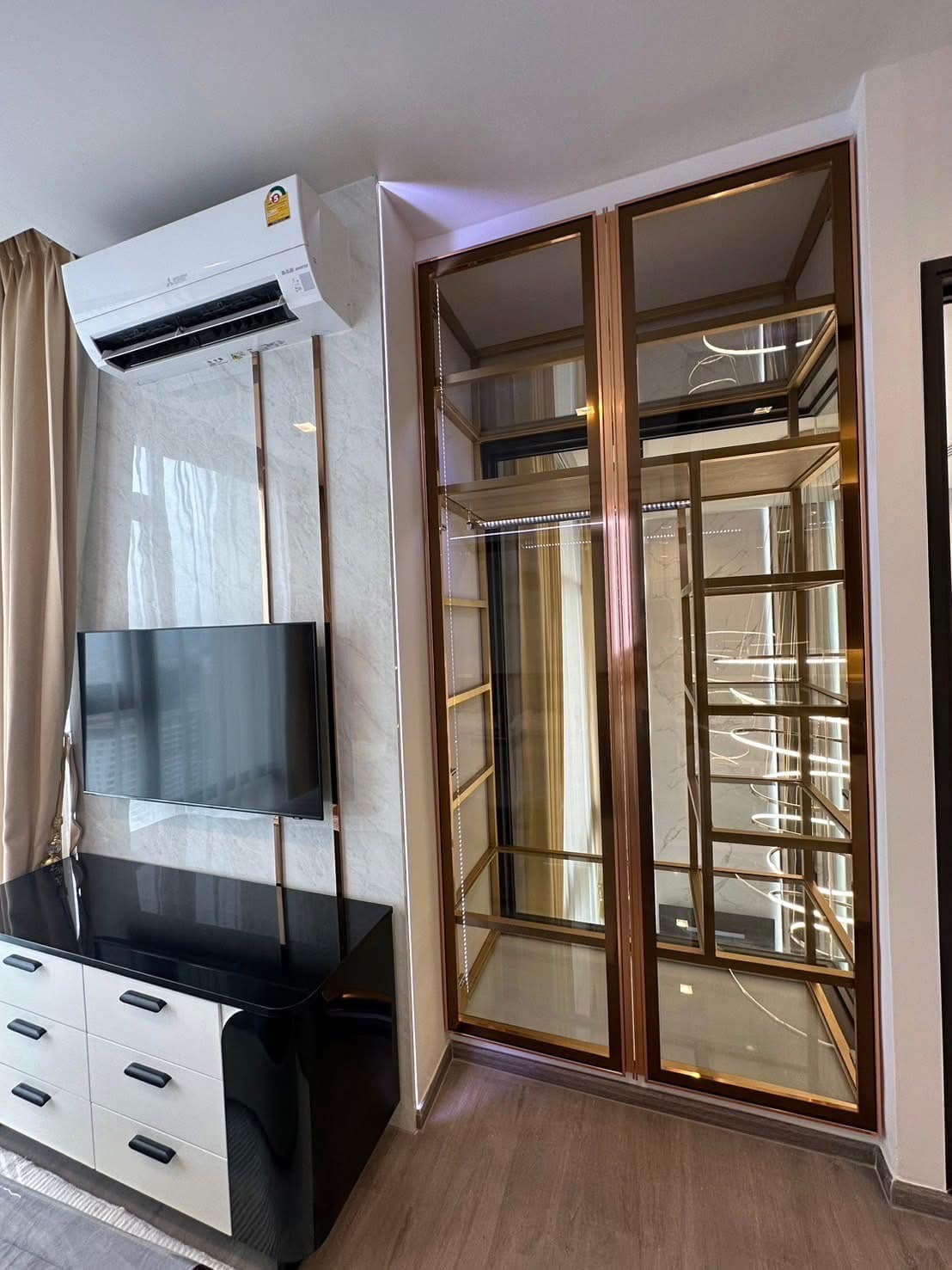 2-Bedroom, 2-Bathroom Condo for Rent at The Address Siam Ratchathewi, 71 Sqm, 70,000 THB/Month, Near BTS Ratchathewi