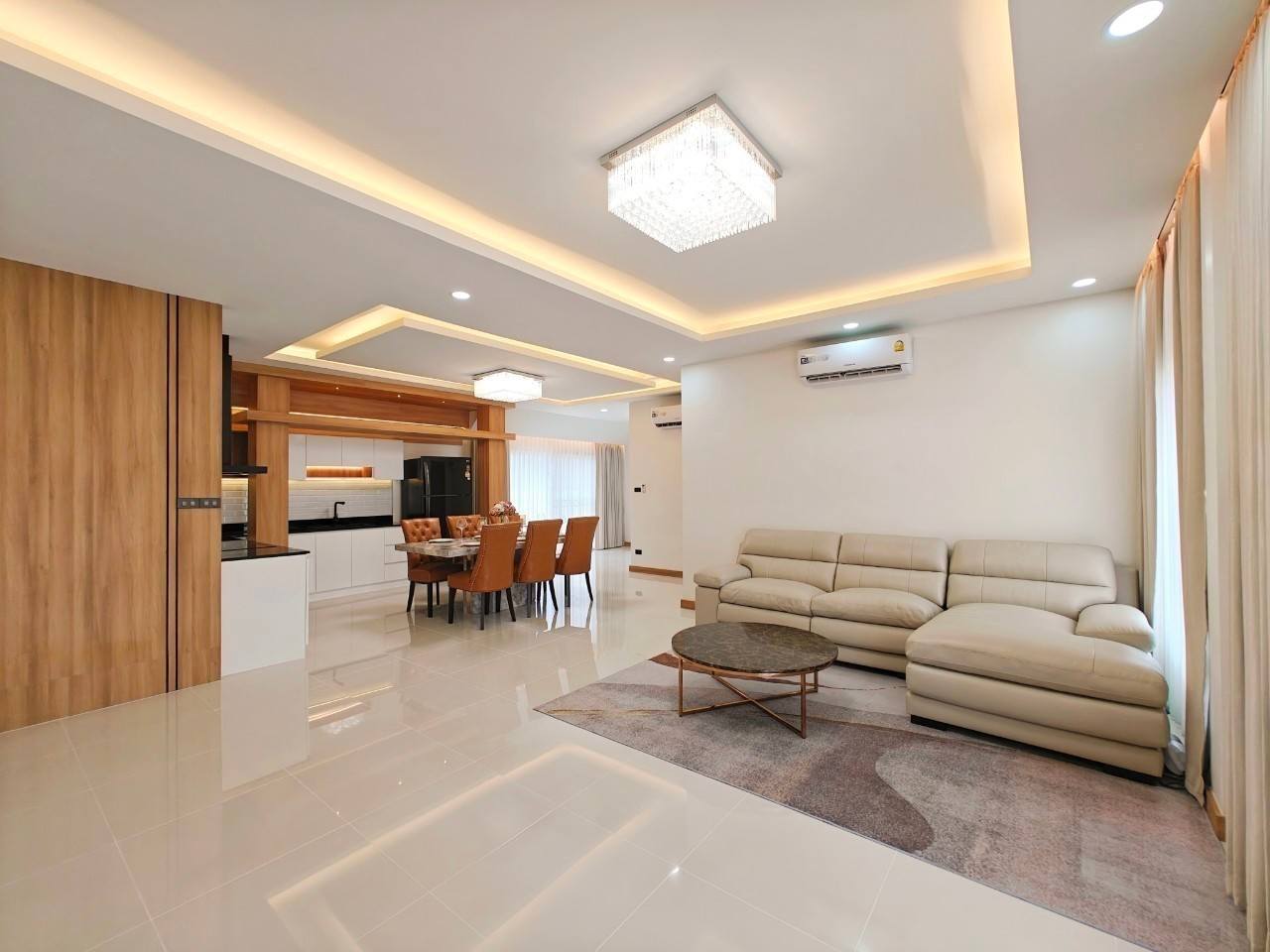 4-Bedroom, 3-Bathroom Villa for Sale in Villa in Pattaya Tropical Village, 320 sqm, 12,900,000 THB, Near Pattaya Railway Station
