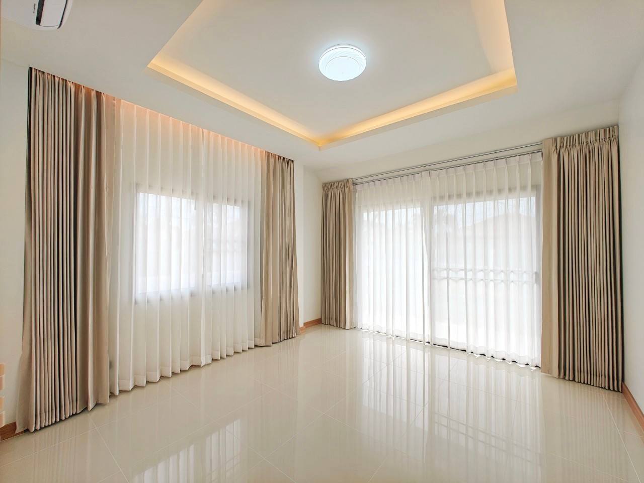 4-Bedroom, 3-Bathroom Villa for Sale in Villa in Pattaya Tropical Village, 320 sqm, 12,900,000 THB, Near Pattaya Railway Station