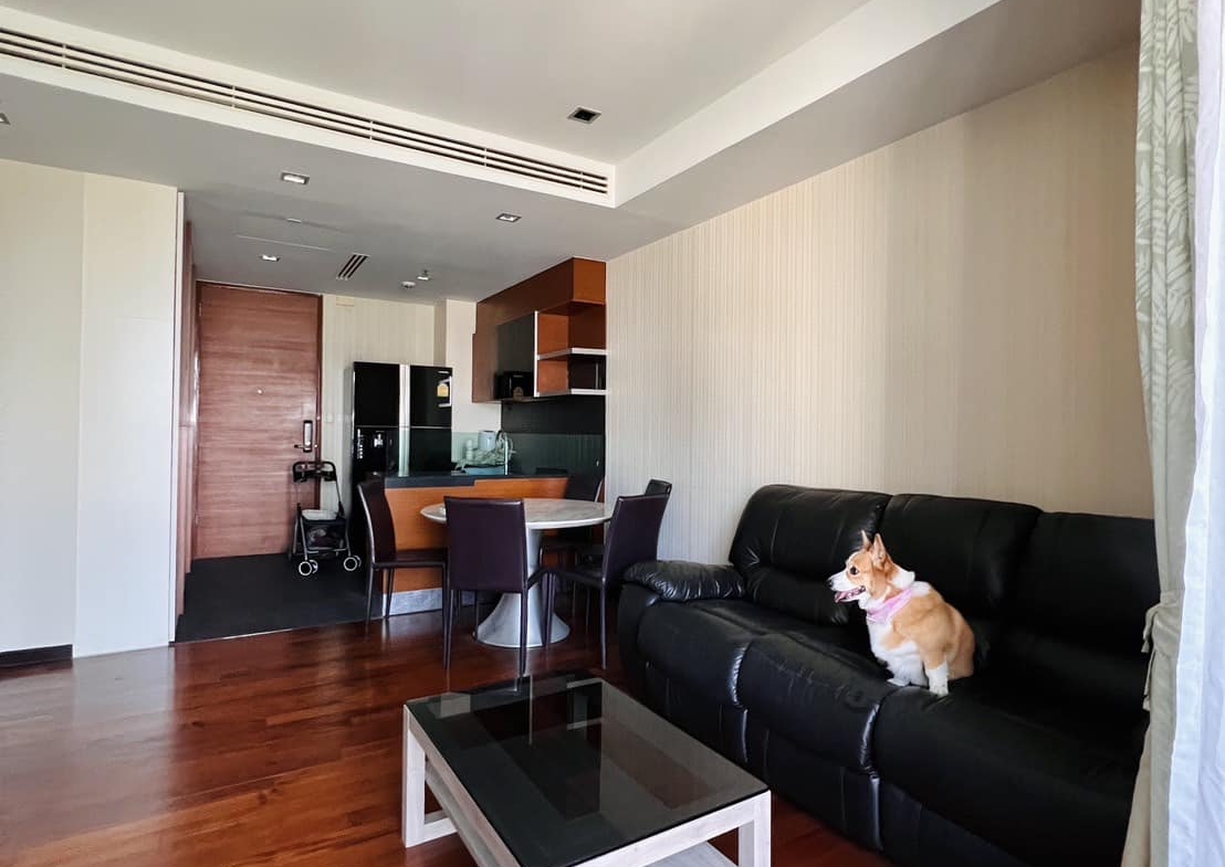 Spacious 2-bed 74.25 SQM condo at Ashton Morph 38. Pet-friendly, luxury high-rise near BTS Thong Lo. Sale 13M THB. Contact now for a private viewing!