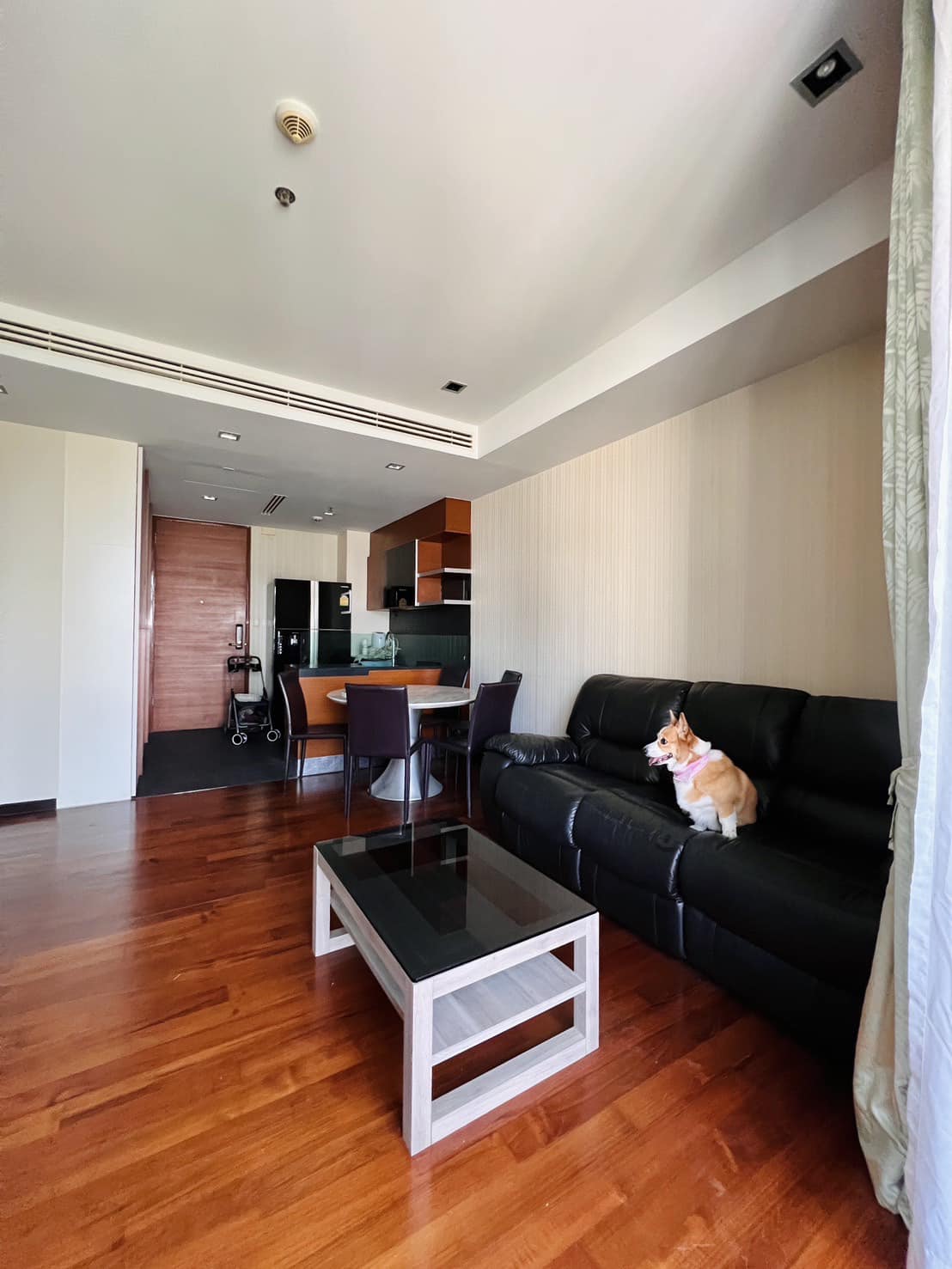 Spacious 2-bed 74.25 SQM condo at Ashton Morph 38. Pet-friendly, luxury high-rise near BTS Thong Lo. Sale 13M THB. Contact now for a private viewing!