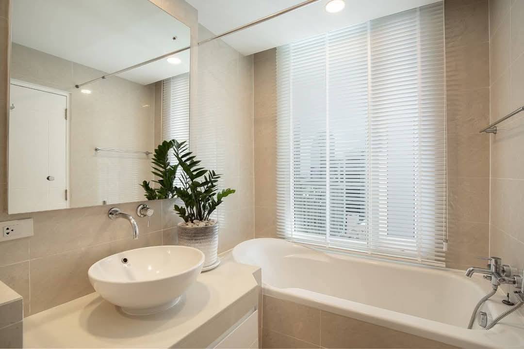 2-Bed, 2-Bath, 100 sqm Condo for Rent at Baan Siri 24, Near BTS Phrom Phong, 60,000 THB/month