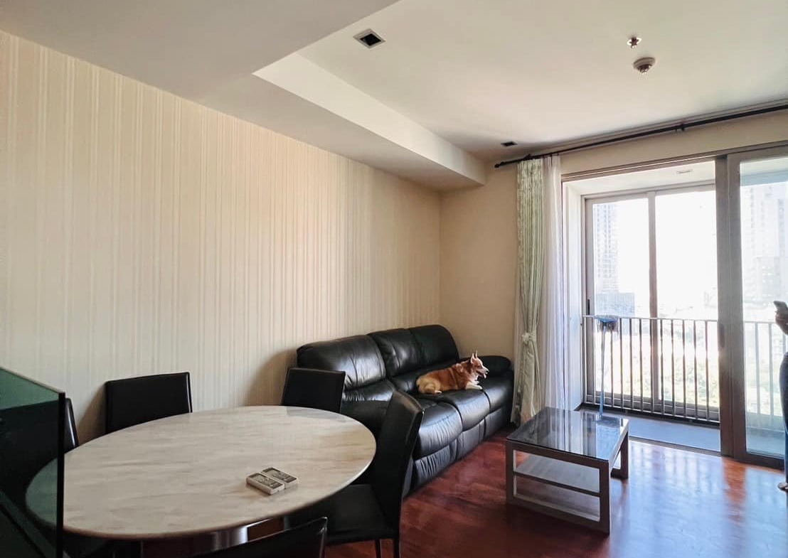 Spacious 2-bed 74.25 SQM condo at Ashton Morph 38. Pet-friendly, luxury high-rise near BTS Thong Lo. Sale 13M THB. Contact now for a private viewing!