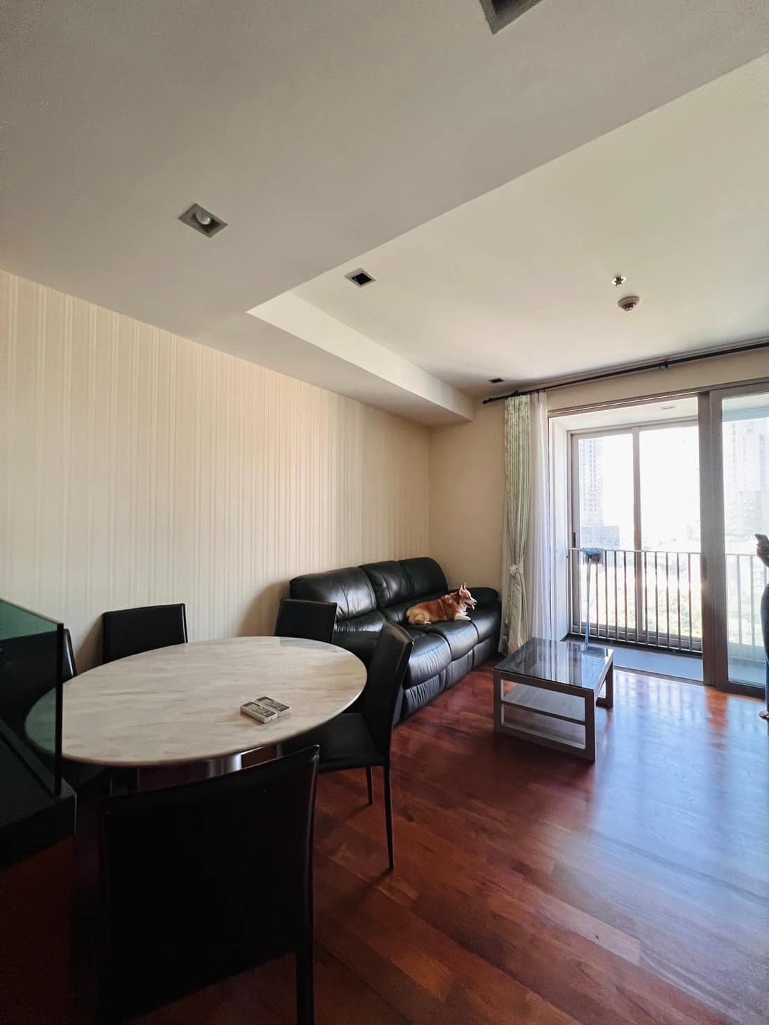 Spacious 2-bed 74.25 SQM condo at Ashton Morph 38. Pet-friendly, luxury high-rise near BTS Thong Lo. Sale 13M THB. Contact now for a private viewing!