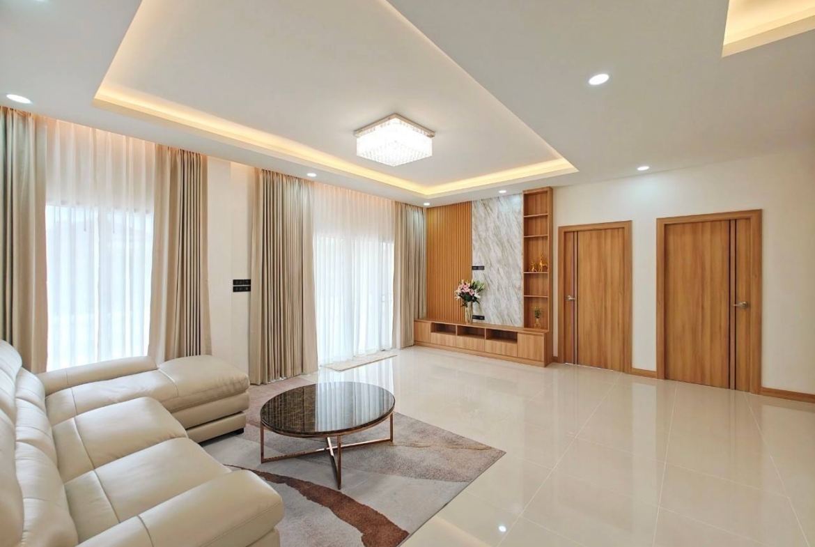 4-Bedroom, 3-Bathroom Villa for Sale in Villa in Pattaya Tropical Village, 320 sqm, 12,900,000 THB, Near Pattaya Railway Station