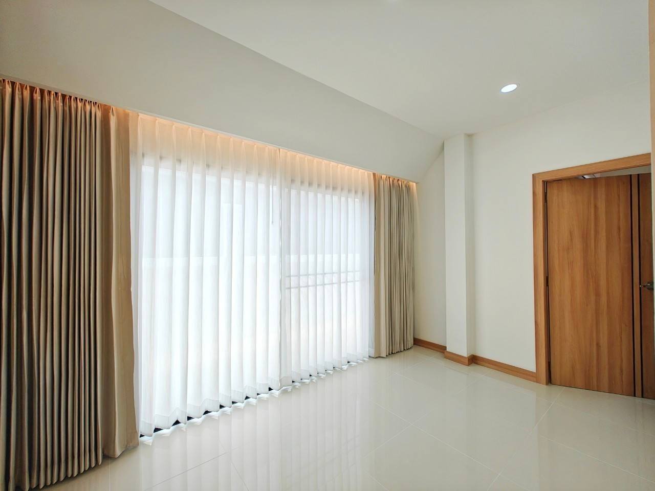 4-Bedroom, 3-Bathroom Villa for Sale in Villa in Pattaya Tropical Village, 320 sqm, 12,900,000 THB, Near Pattaya Railway Station