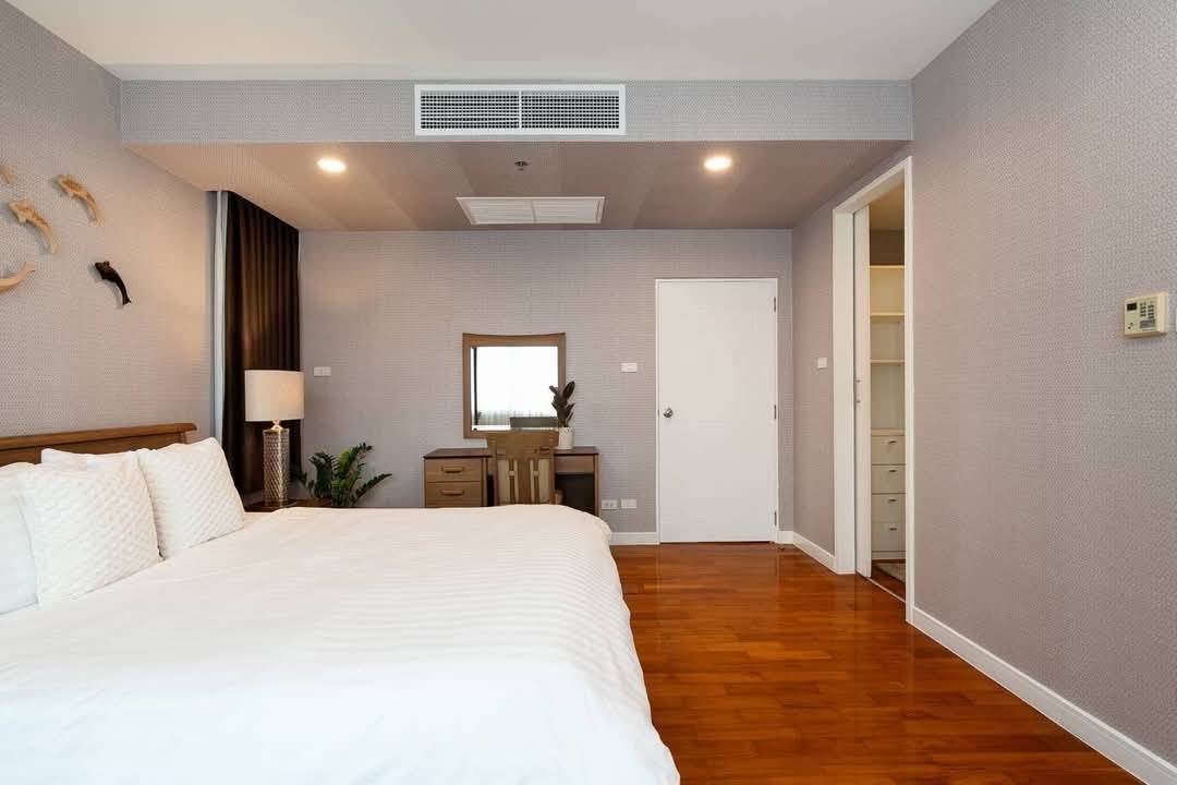2-Bed, 2-Bath, 100 sqm Condo for Rent at Baan Siri 24, Near BTS Phrom Phong, 60,000 THB/month