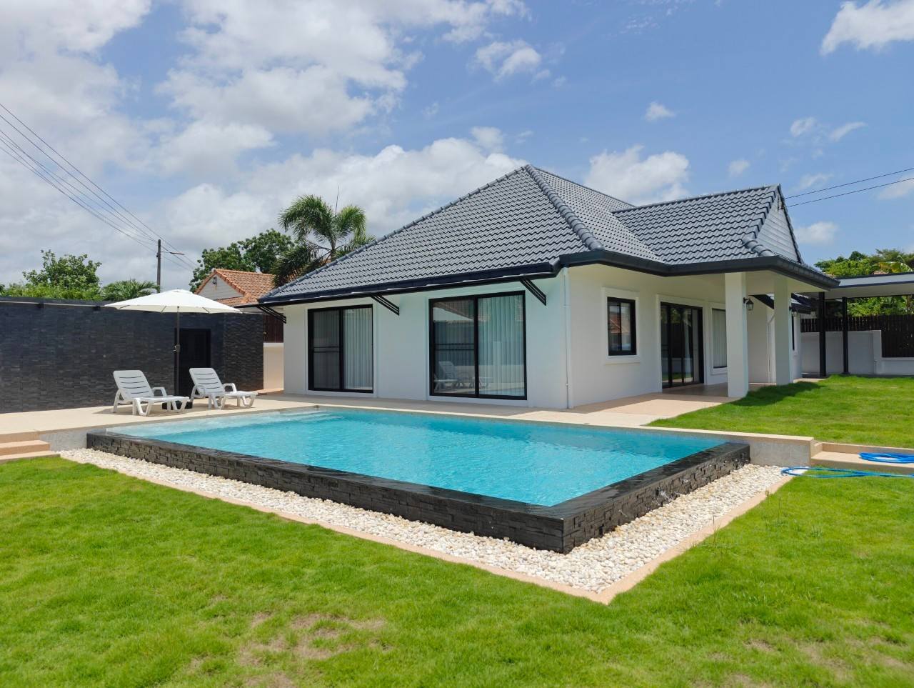 4-Bedroom, 3-Bathroom Villa for Sale in Villa in Pattaya Tropical Village, 320 sqm, 12,900,000 THB, Near Pattaya Railway Station