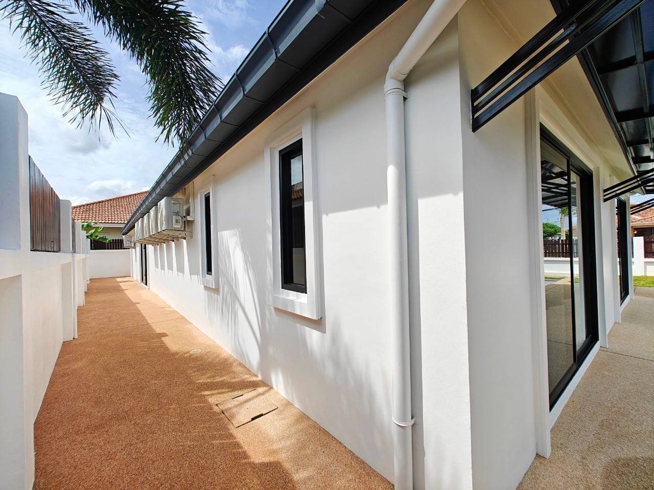 4-Bedroom, 3-Bathroom Villa for Sale in Villa in Pattaya Tropical Village, 320 sqm, 12,900,000 THB, Near Pattaya Railway Station