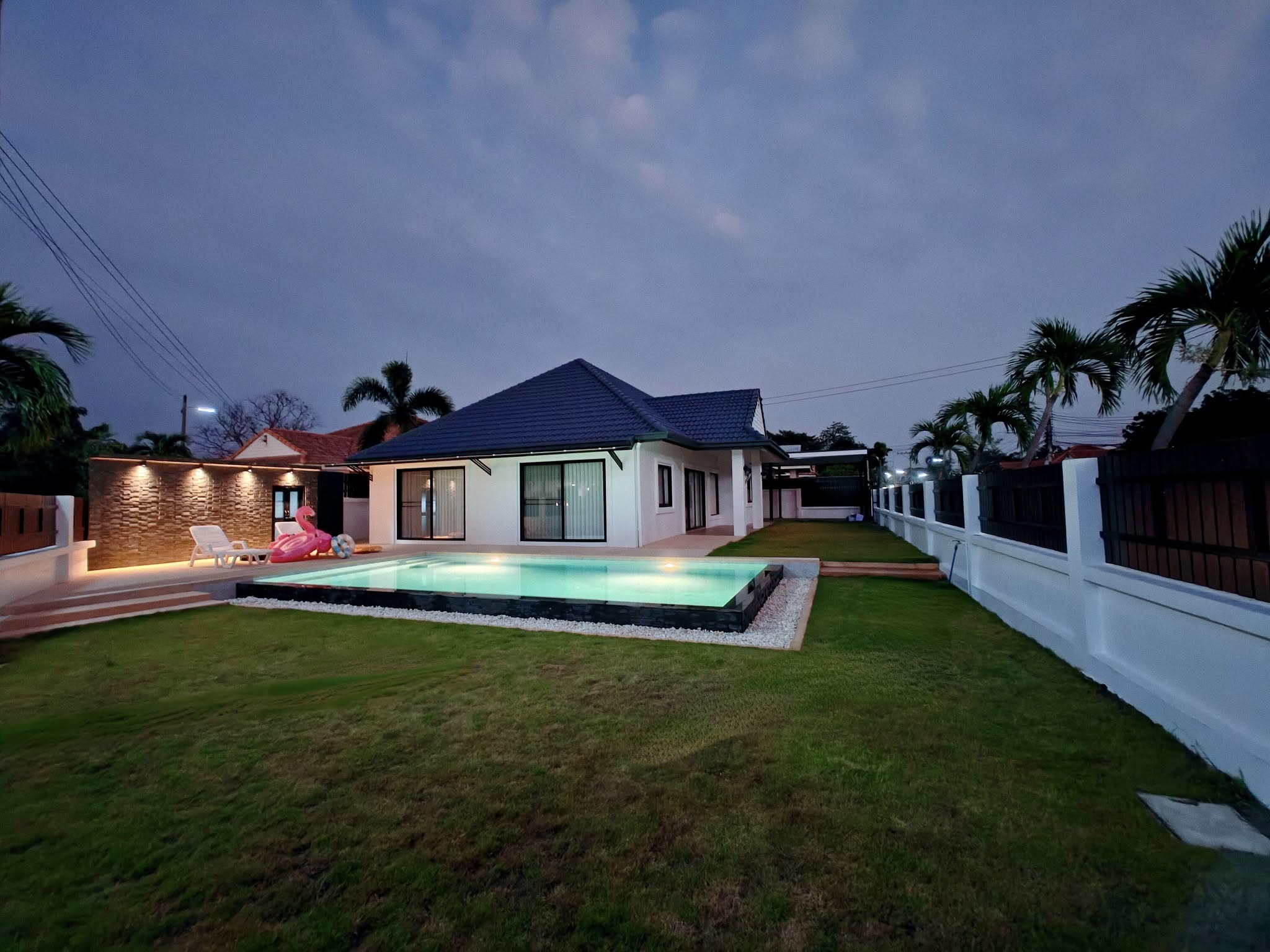 4-Bedroom, 3-Bathroom Villa for Sale in Villa in Pattaya Tropical Village, 320 sqm, 12,900,000 THB, Near Pattaya Railway Station