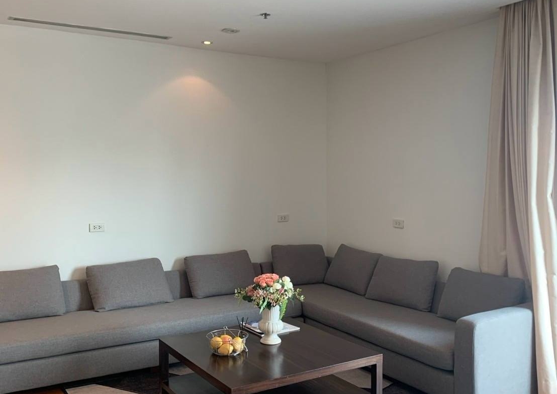 5-Bed, 4-Bath, 385 sqm Duplex Penthouse at Royal Residence Park for Rent near Lumphini MRT, 250,000 THB/month