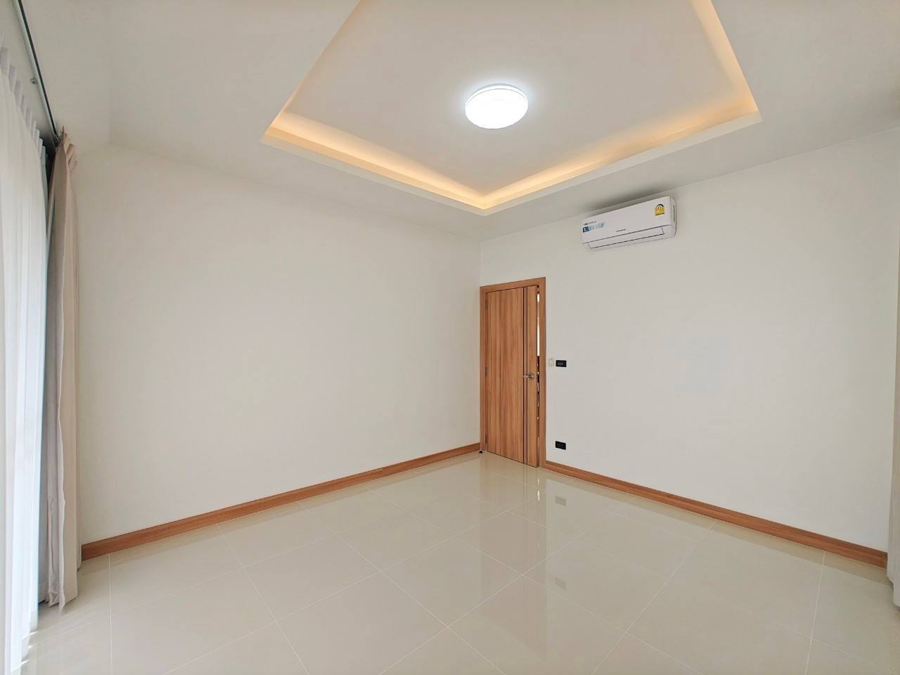 4-Bedroom, 3-Bathroom Villa for Sale in Villa in Pattaya Tropical Village, 320 sqm, 12,900,000 THB, Near Pattaya Railway Station