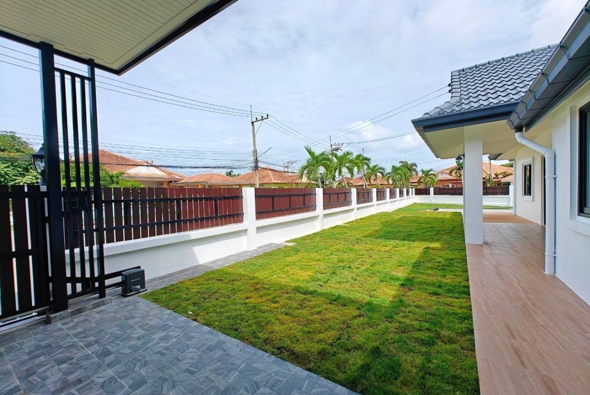 4-Bedroom, 3-Bathroom Villa for Sale in Villa in Pattaya Tropical Village, 320 sqm, 12,900,000 THB, Near Pattaya Railway Station