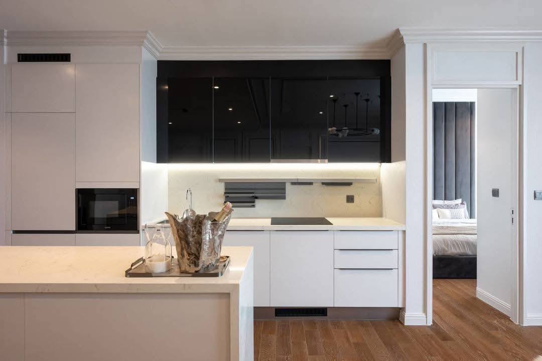 3-Bedroom, 3-Bathroom Condo for Rent at MUNIQ Lang Suan, 123.29 Sqm, 180,000 THB/Month, Near BTS Ploenchit