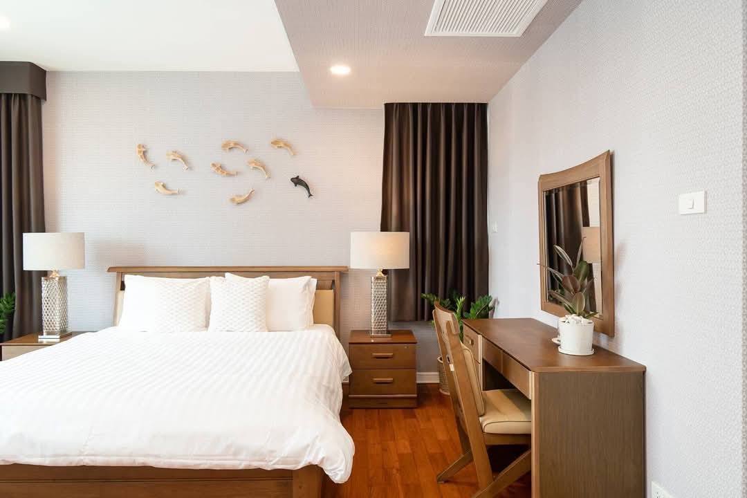 2-Bed, 2-Bath, 100 sqm Condo for Rent at Baan Siri 24, Near BTS Phrom Phong, 60,000 THB/month