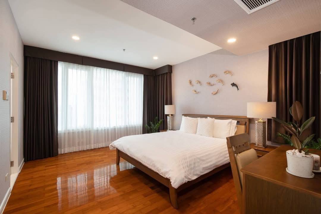 2-Bed, 2-Bath, 100 sqm Condo for Rent at Baan Siri 24, Near BTS Phrom Phong, 60,000 THB/month