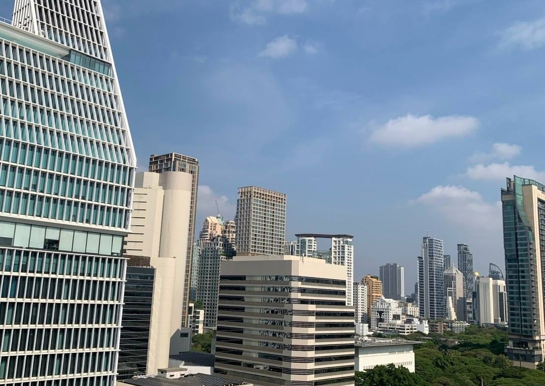 5-Bed, 4-Bath, 385 sqm Duplex Penthouse at Royal Residence Park for Rent near Lumphini MRT, 250,000 THB/month