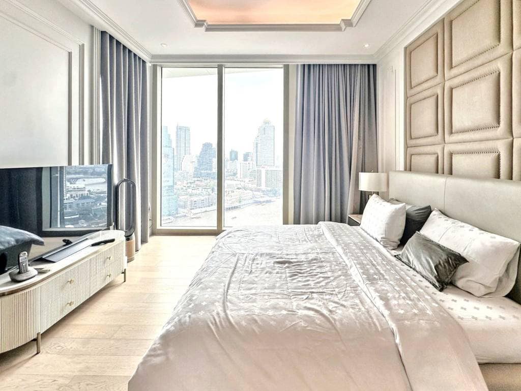 2-Bedroom, 2-Bathroom Condo for Rent at The Residences at Mandarin Oriental, 379 Sqm, 260,000 THB/Month, Near Saphan Taksin BTS
