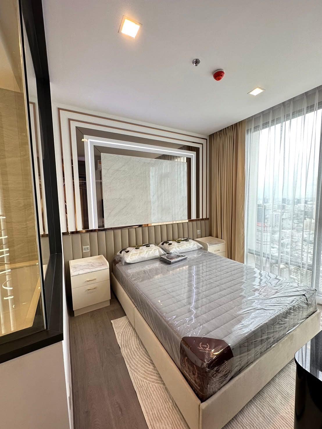 2-Bedroom, 2-Bathroom Condo for Rent at The Address Siam Ratchathewi, 71 Sqm, 70,000 THB/Month, Near BTS Ratchathewi