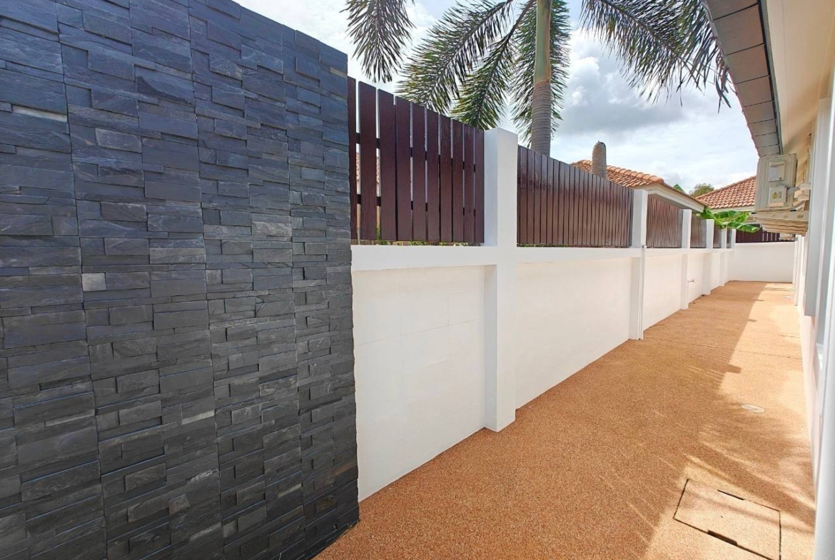 4-Bedroom, 3-Bathroom Villa for Sale in Villa in Pattaya Tropical Village, 320 sqm, 12,900,000 THB, Near Pattaya Railway Station