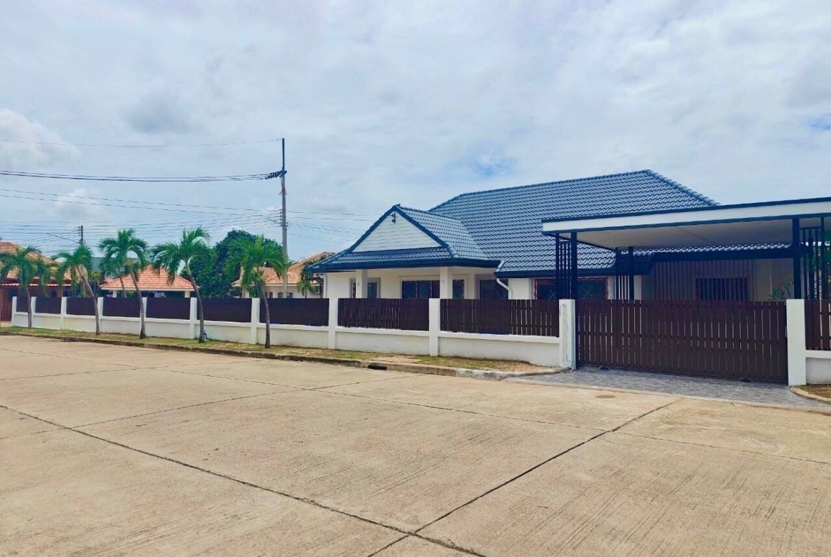 4-Bedroom, 3-Bathroom Villa for Sale in Villa in Pattaya Tropical Village, 320 sqm, 12,900,000 THB, Near Pattaya Railway Station