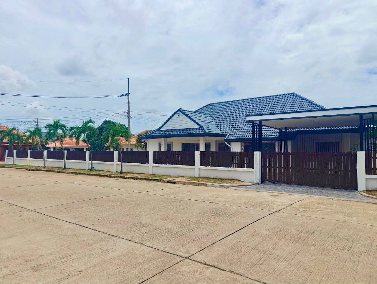 4-Bedroom, 3-Bathroom Villa for Sale in Villa in Pattaya Tropical Village, 320 sqm, 12,900,000 THB, Near Pattaya Railway Station