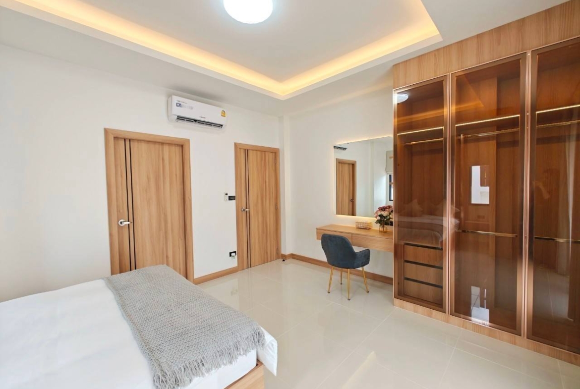 4-Bedroom, 3-Bathroom Villa for Sale in Villa in Pattaya Tropical Village, 320 sqm, 12,900,000 THB, Near Pattaya Railway Station