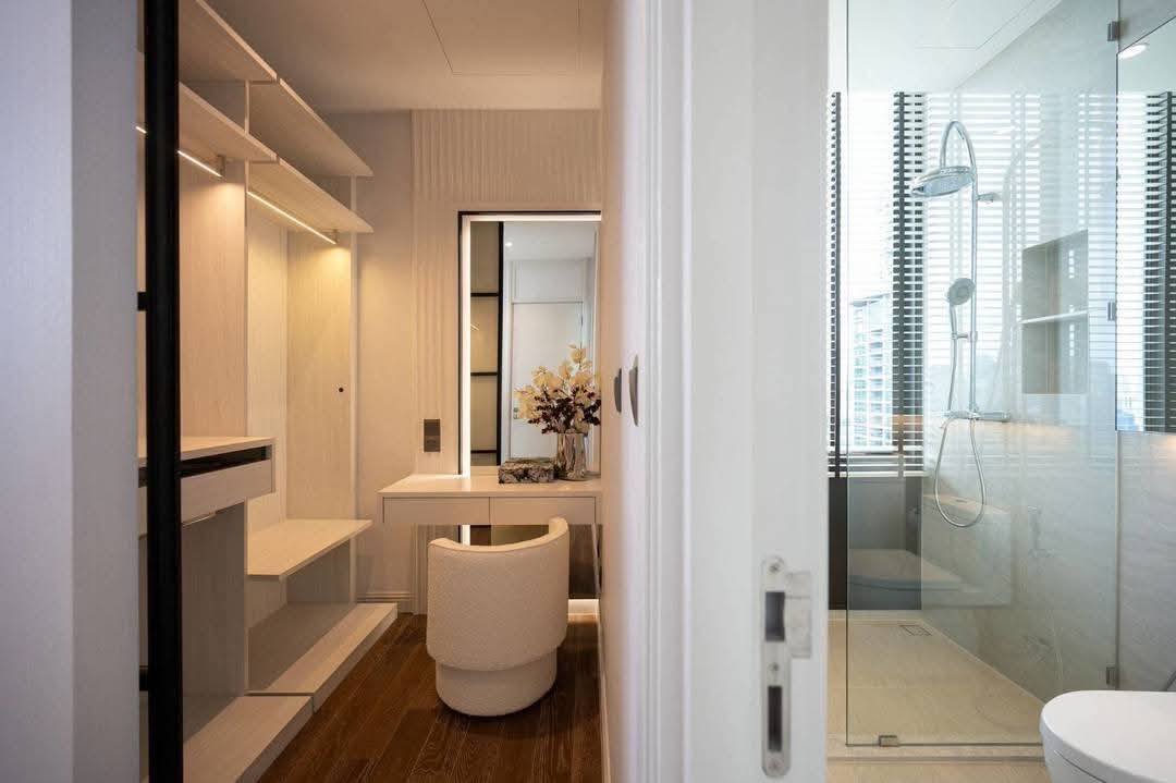 3-Bedroom, 3-Bathroom Condo for Rent at MUNIQ Lang Suan, 123.29 Sqm, 180,000 THB/Month, Near BTS Ploenchit