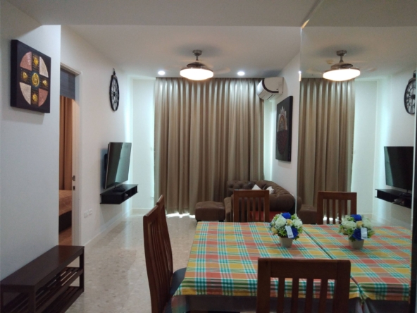 Luxurious 2-bed, 2-bath penthouse at Supalai Premier @ Asoke. 83 sqm, best décor, imported kitchen. Rent for 42K/month. Near MRT Phetchaburi.