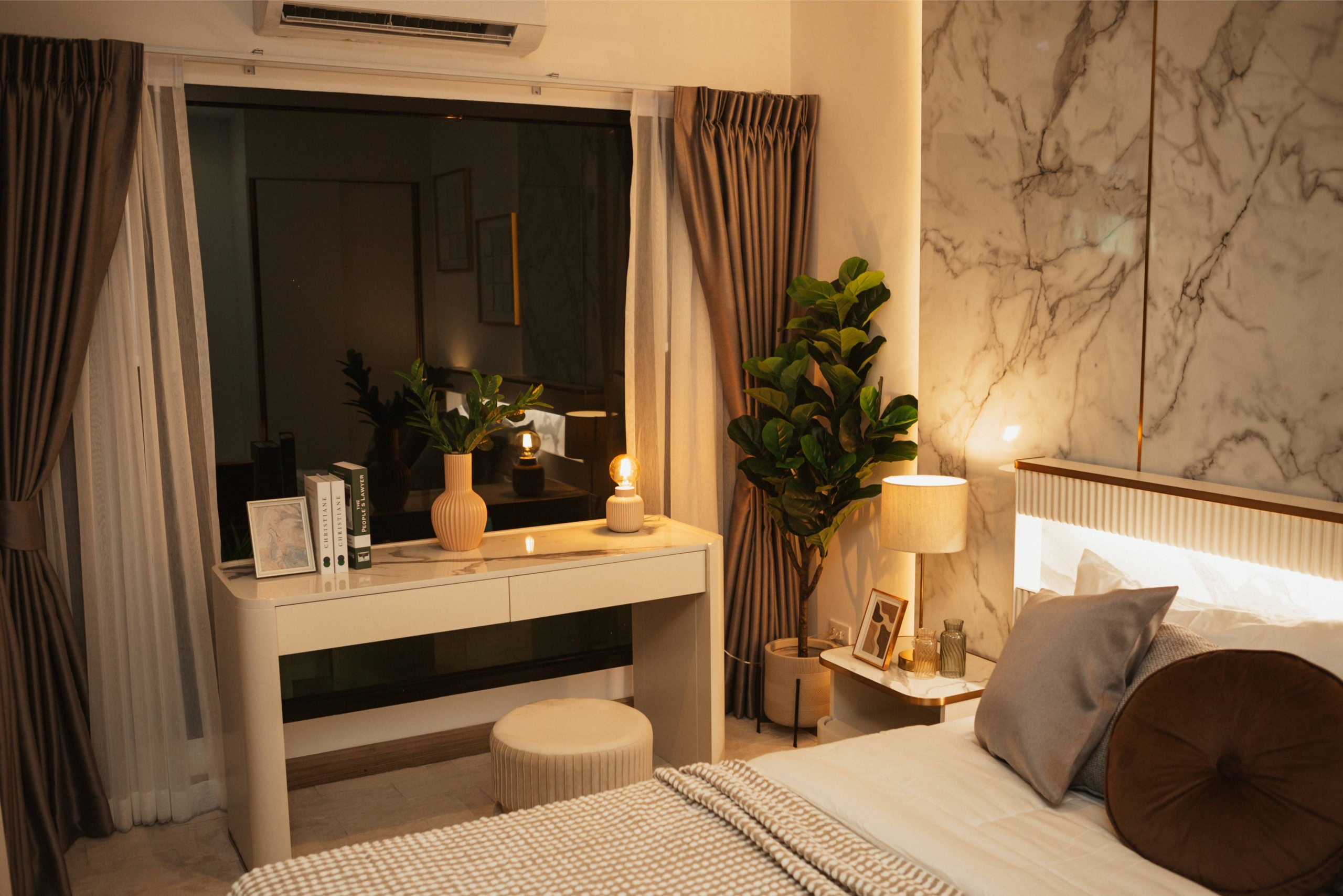 Luxury 1-bedroom 48.22 SQM condo at Siam Oriental Oasis for sale 6.06M THB. Prime Pratumnak Hill location, pool, sauna, gym. Great for living or investment!