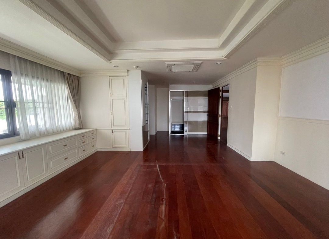 4-Bed, 4-Bath, 360 sqm Condo for Rent at Tower Park Sukhumvit 3, Near BTS Nana & MRT Petchaburi, 220,000 THB/month – Luxury Living in Bangkok