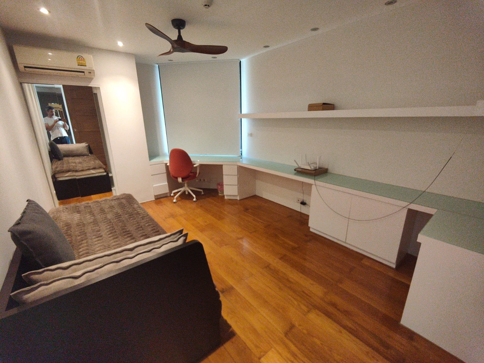 Spacious 2-bed 115 SQM condo at Lake Green, 20th floor, fully renovated, park view. Rent 85K/month. Move-in ready. Contact now for a viewing!
