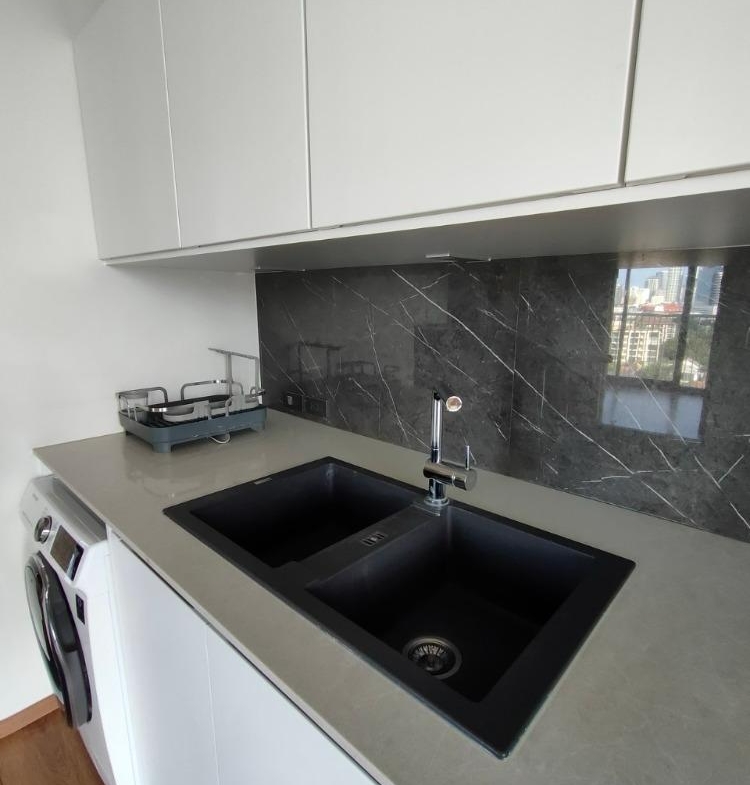 Spacious 2-bed 95 SQM condo at Park Origin 24, high floor, Scandinavian design. Rent 99K/month. Move-in mid-March. Contact now for a viewing!