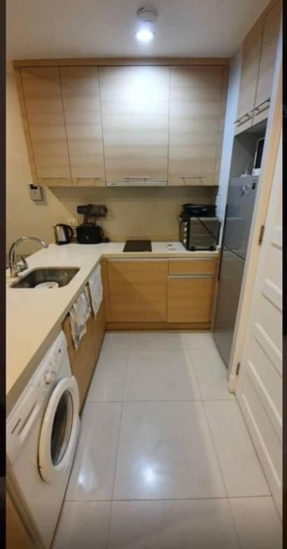 Luxury 1-bed 53 SQM condo at Aguston Sukhumvit 22. Rent 32K/month or buy for 7.5M THB. High floor, premium facilities. Contact now for a viewing!