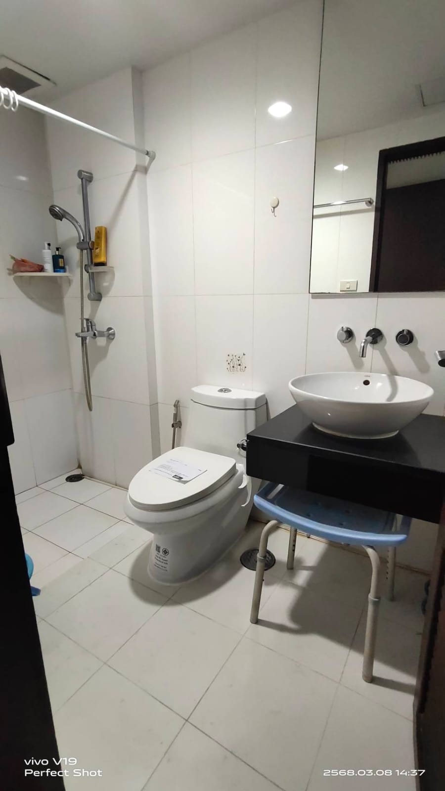 Spacious 2-bed 85 SQM condo at Urbana Sathorn. Rent 50K/month. High floor, city views, top facilities. Contact now for a private viewing!