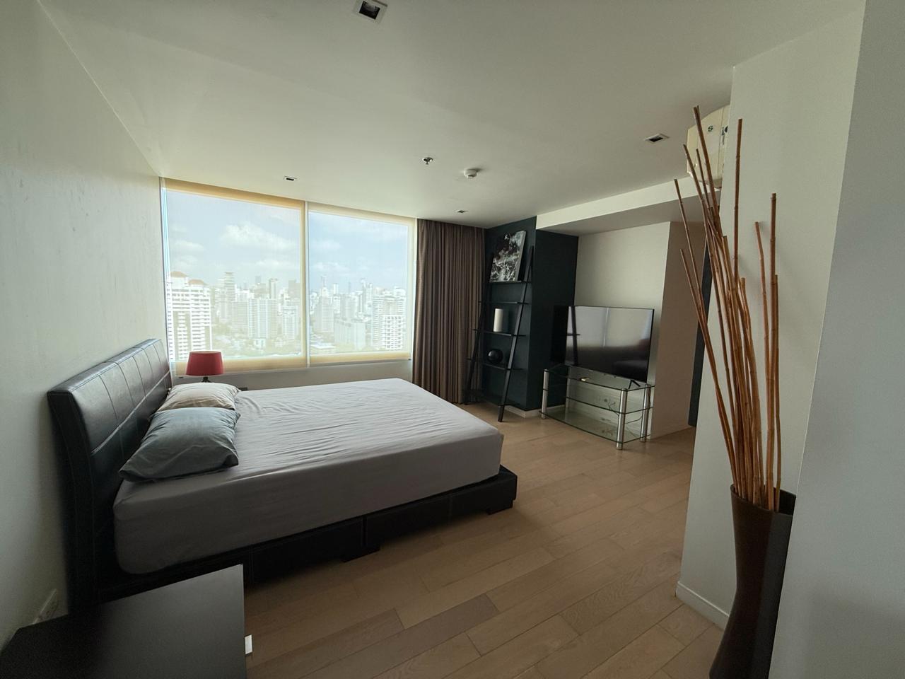Spacious 2-bedroom, 120 sqm condo at Eight Thonglor Residence for rent at 68,000 THB/month. Prime location near BTS Thong Lo with luxury amenities.