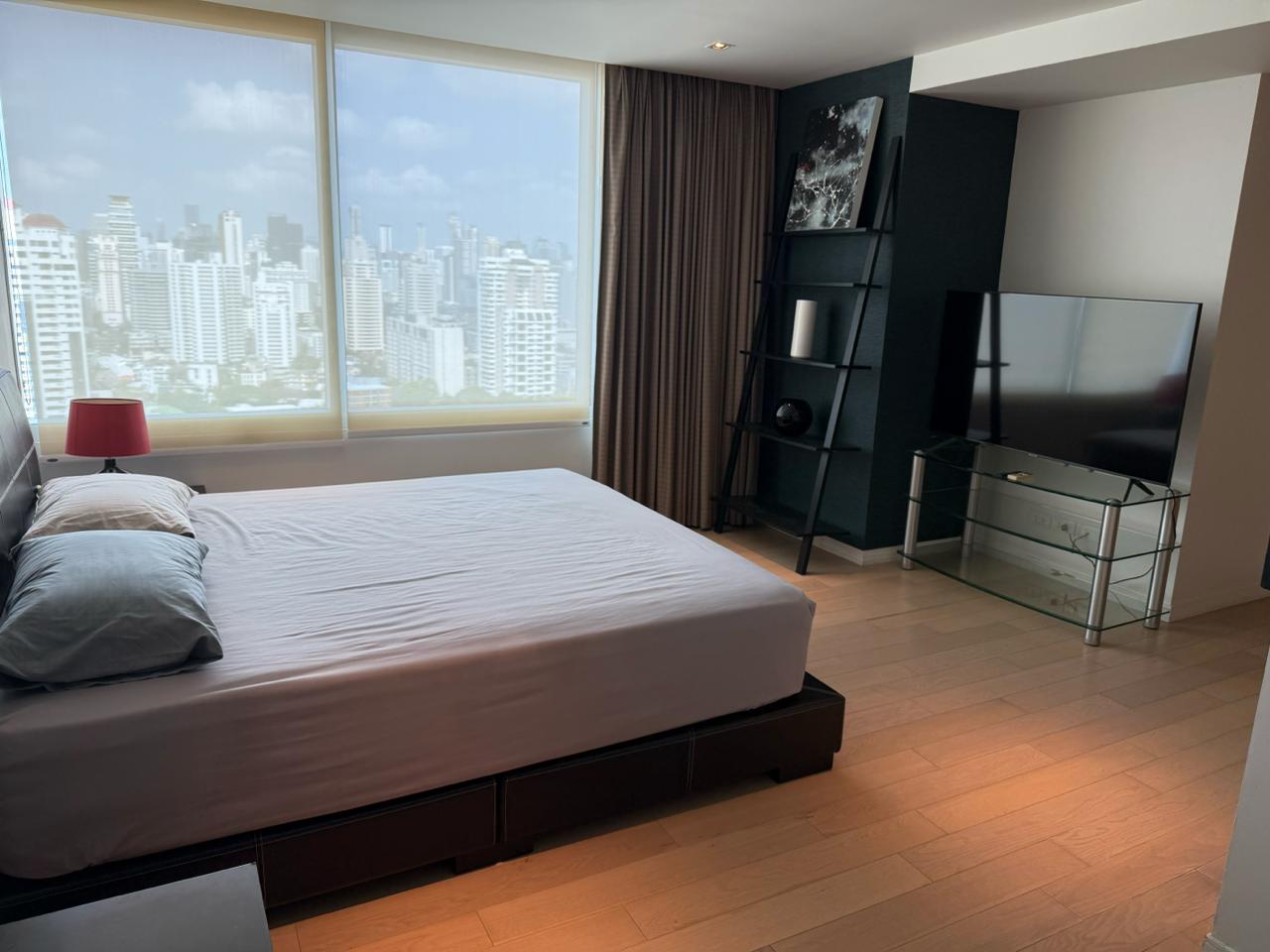 Spacious 2-bedroom, 120 sqm condo at Eight Thonglor Residence for rent at 68,000 THB/month. Prime location near BTS Thong Lo with luxury amenities.