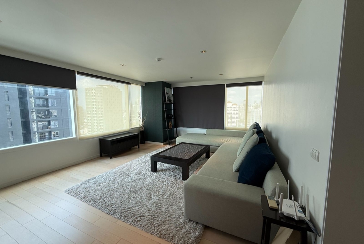 Spacious 2-bedroom, 120 sqm condo at Eight Thonglor Residence for rent at 68,000 THB/month. Prime location near BTS Thong Lo with luxury amenities.