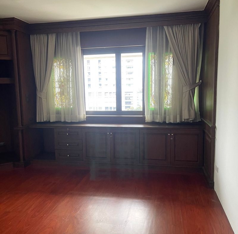 4-Bed, 4-Bath, 360 sqm Condo for Rent at Tower Park Sukhumvit 3, Near BTS Nana & MRT Petchaburi, 220,000 THB/month – Luxury Living in Bangkok