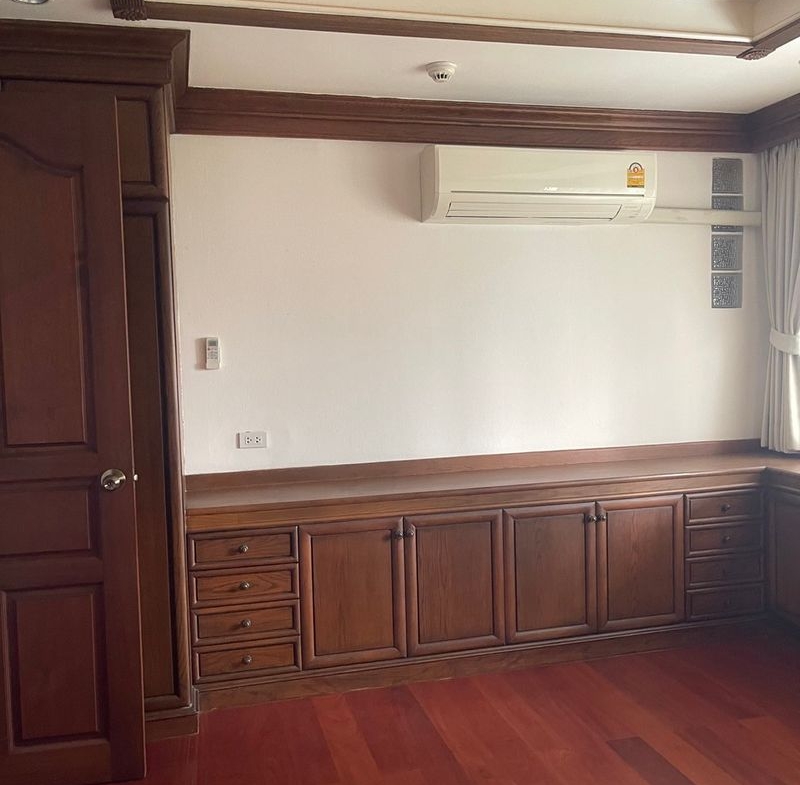 4-Bed, 4-Bath, 360 sqm Condo for Rent at Tower Park Sukhumvit 3, Near BTS Nana & MRT Petchaburi, 220,000 THB/month – Luxury Living in Bangkok
