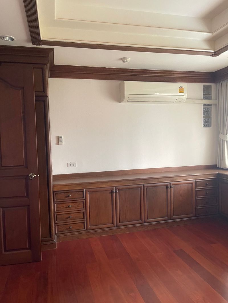 4-Bed, 4-Bath, 360 sqm Condo for Rent at Tower Park Sukhumvit 3, Near BTS Nana & MRT Petchaburi, 220,000 THB/month – Luxury Living in Bangkok