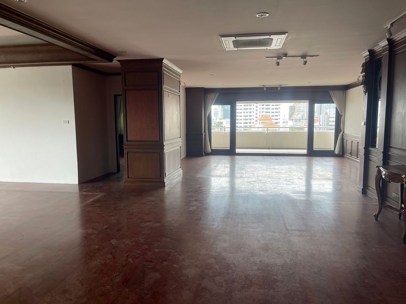 4-Bed, 4-Bath, 360 sqm Condo for Rent at Tower Park Sukhumvit 3, Near BTS Nana & MRT Petchaburi, 220,000 THB/month – Luxury Living in Bangkok
